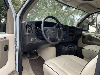 2013 GMC Savana Truck for Sale in North Hollywood, California, US - Photo 3