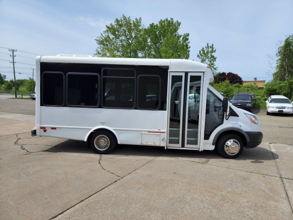 2017 Ford Transit Limo Sprinter for Sale in Erie, PA - Photo 3