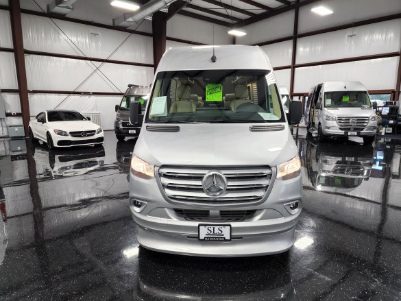 2022 Mercedes-Benz Sprinter 3500 170 Luxe Day Cruiser D6 Sprinter for Sale in Houston, TX - Photo 2