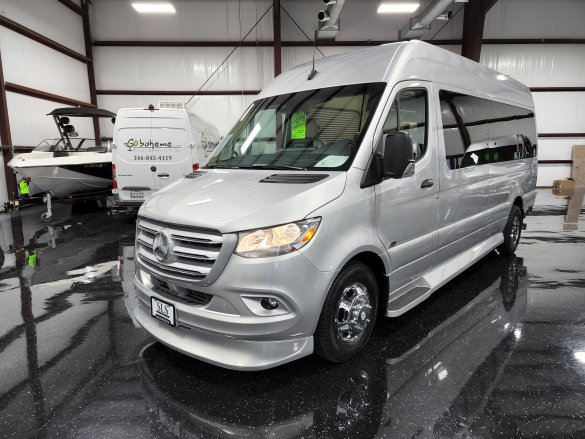 2022 Mercedes-Benz Sprinter 3500 170 Luxe Day Cruiser D6 Sprinter for Sale in Houston, TX - Photo 3