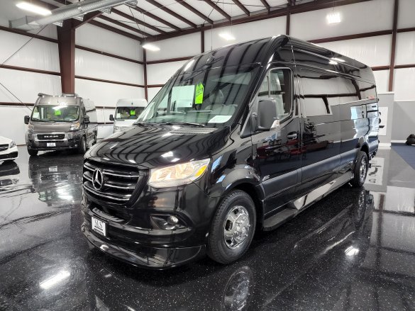 2022 Mercedes-Benz Sprinter 3500 170 Luxe Day Cruiser D6 Sprinter for Sale in Houston, TX - Photo 3
