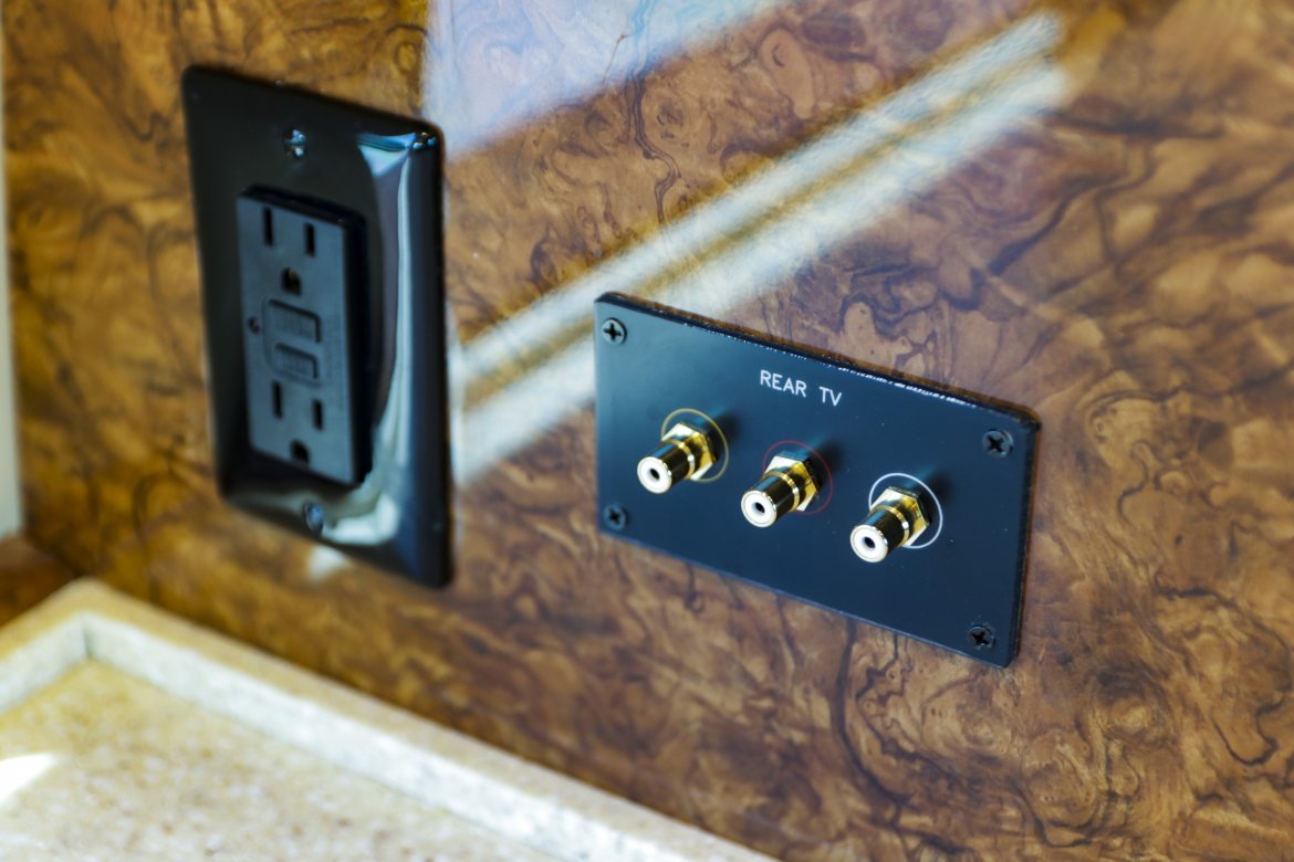 Photo of Sprinter for sale: 2014 Mercedes-Benz SPRINTER 2500 170" by Midwest Design