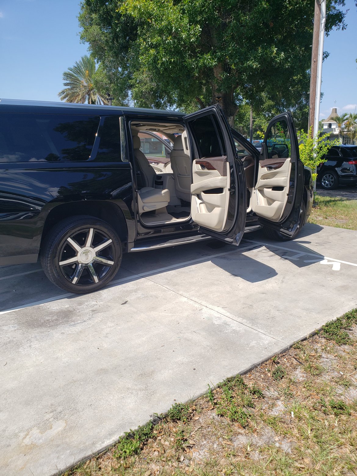 2015 Cadillac Escalade ESV SUV - Photo 4