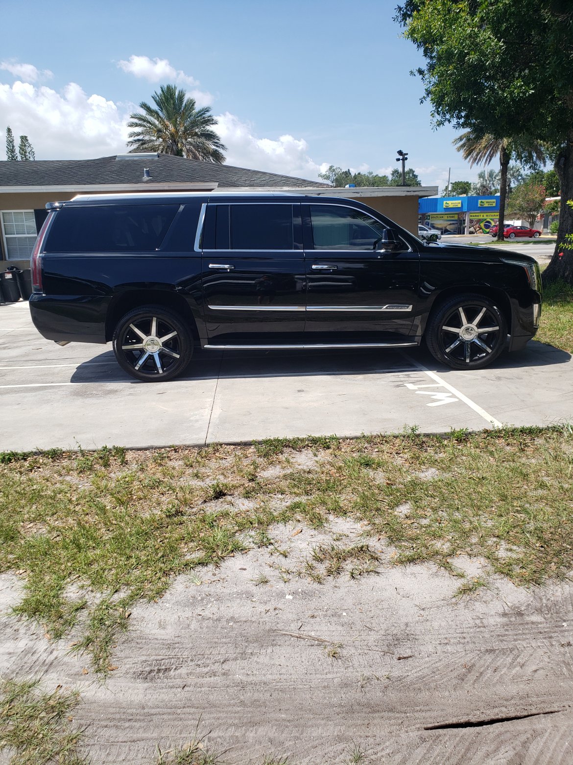 2015 Cadillac Escalade ESV SUV - Photo 2