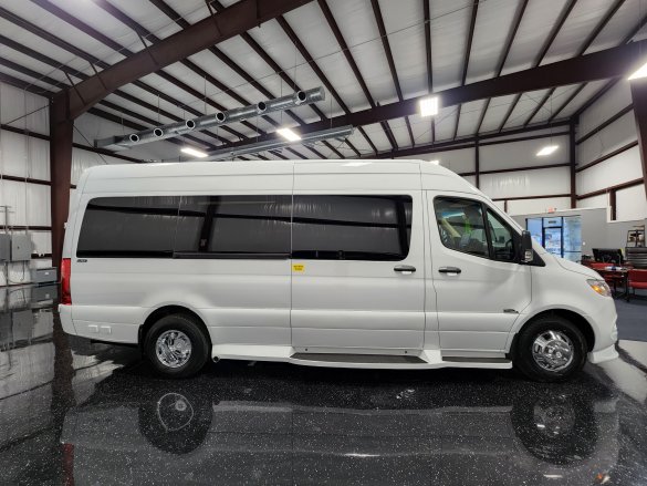 2023 Mercedes-Benz Sprinter 3500 170 Luxe Day Cruiser D6 Sprinter for Sale in Houston, TX - Photo 3