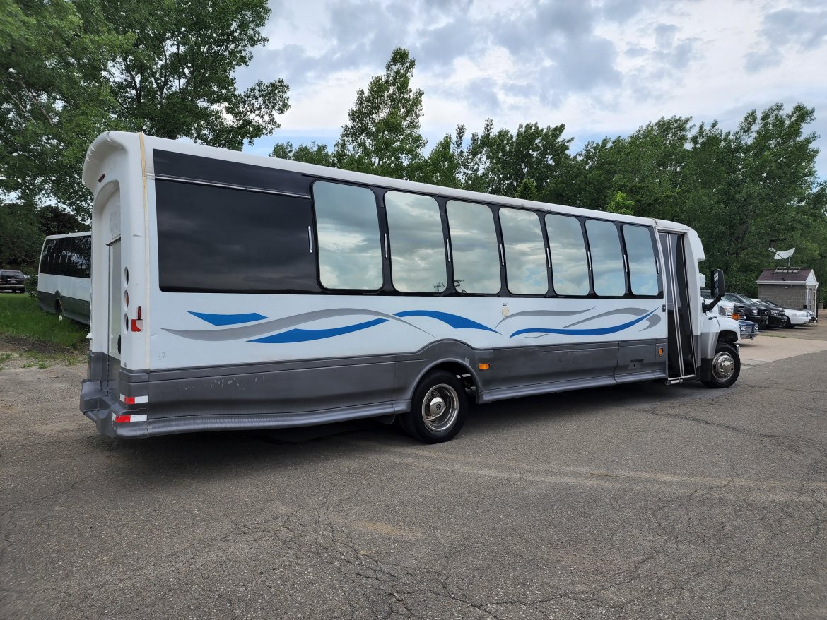 Limo Bus for Sale in Erie, PA - Photo 5