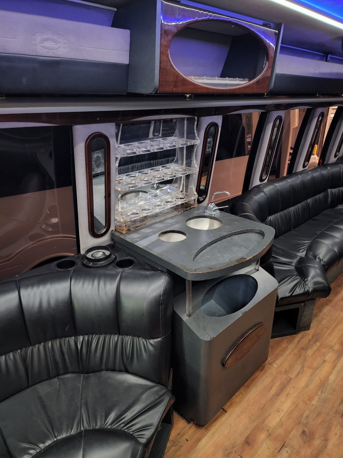Limo Bus for Sale in Erie, PA - Photo 7