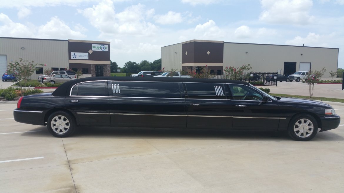 Photo of Limousine for sale: 2007 Lincoln TownCar 120&quot; by Krystal