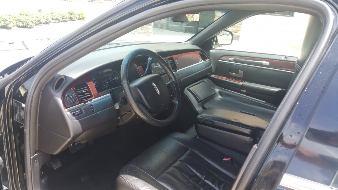 Photo of Limousine for sale: 2007 Lincoln TownCar 120&quot; by Krystal