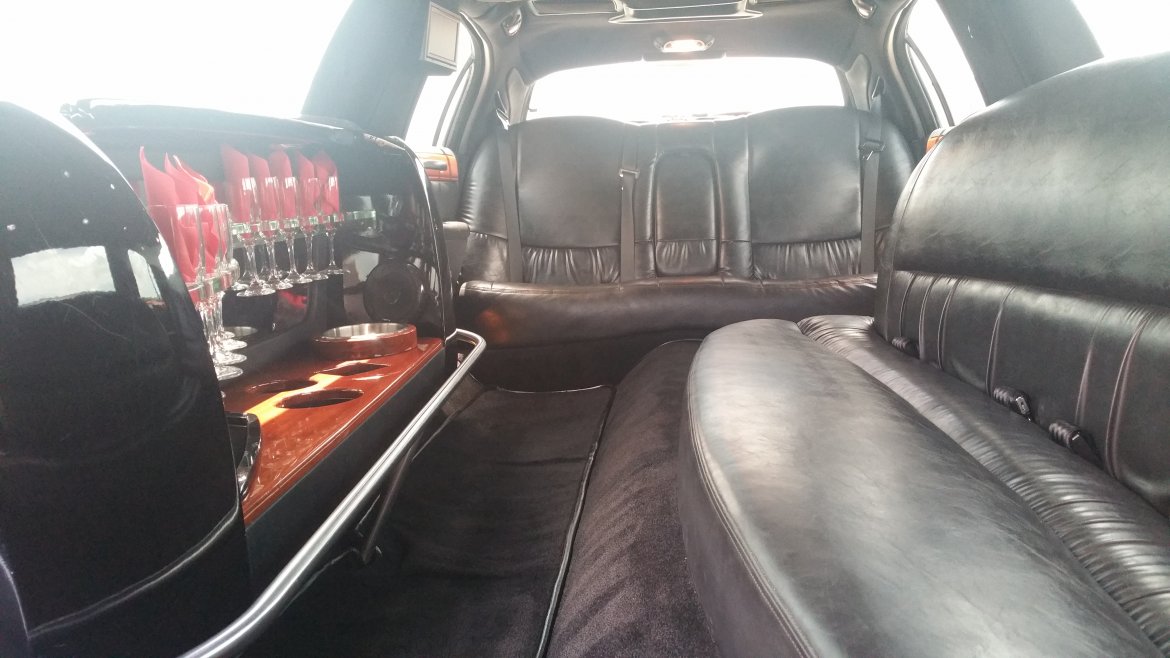 Photo of Limousine for sale: 2007 Lincoln TownCar 120&quot; by Krystal