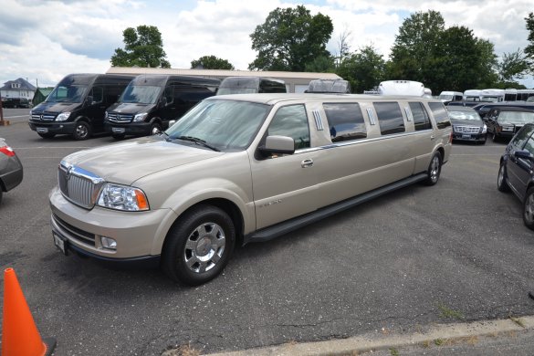 2005 Lincoln Navigator Limousine for Sale in Northeast, MD - Main Photo
