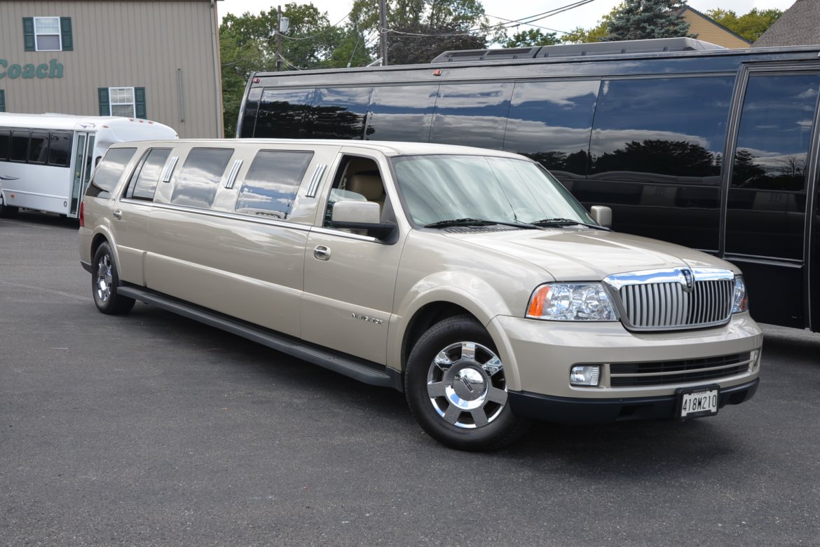 Lincoln navigator 2005 года