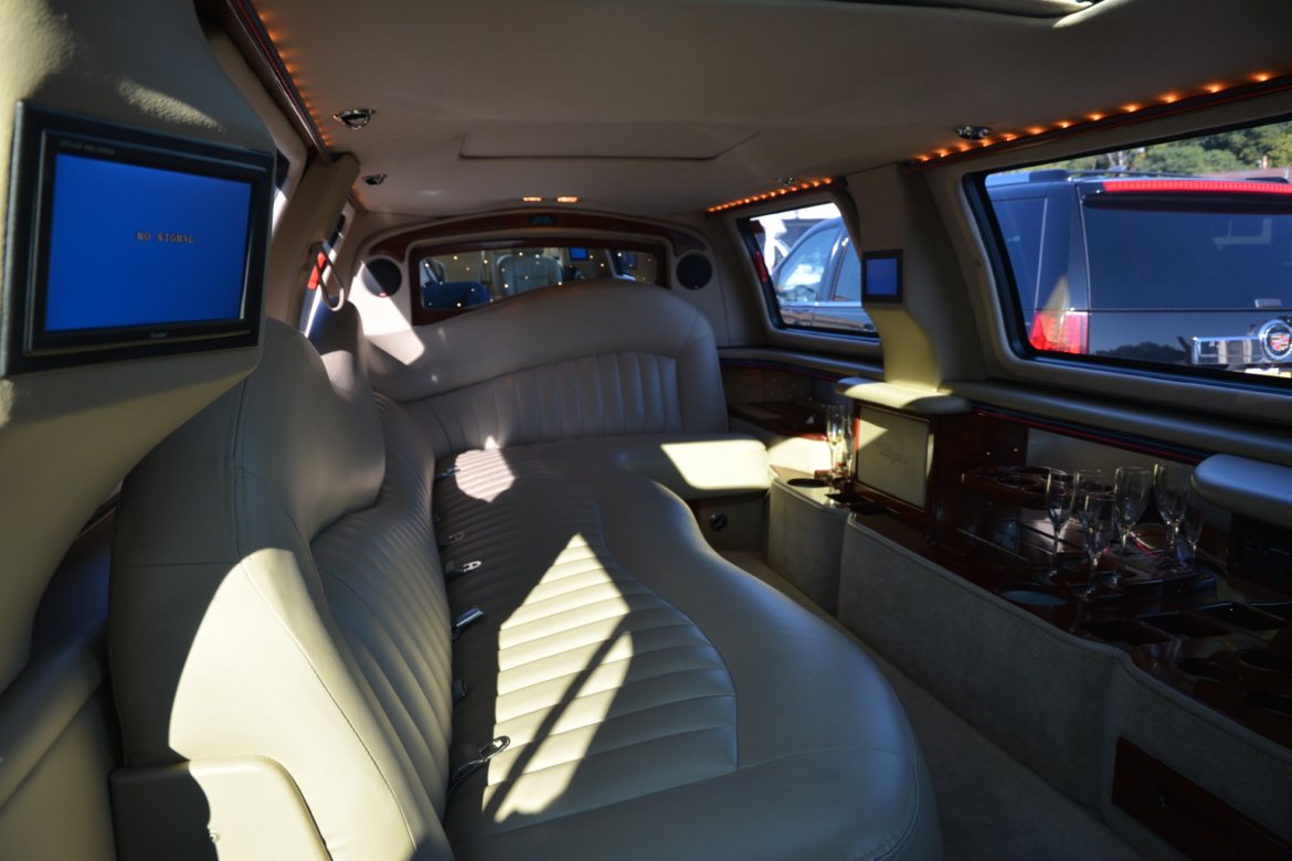 Photo of Limousine for sale: 2005 Lincoln Navigator 120&quot; by DaBryan
