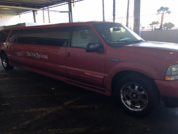 2002 Ford Excursion Limo Limousine for Sale in Las Vegas, NV - Photo 2