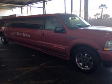 2002 Ford Excursion Limo Limousine for Sale in Las Vegas, NV - Photo 2