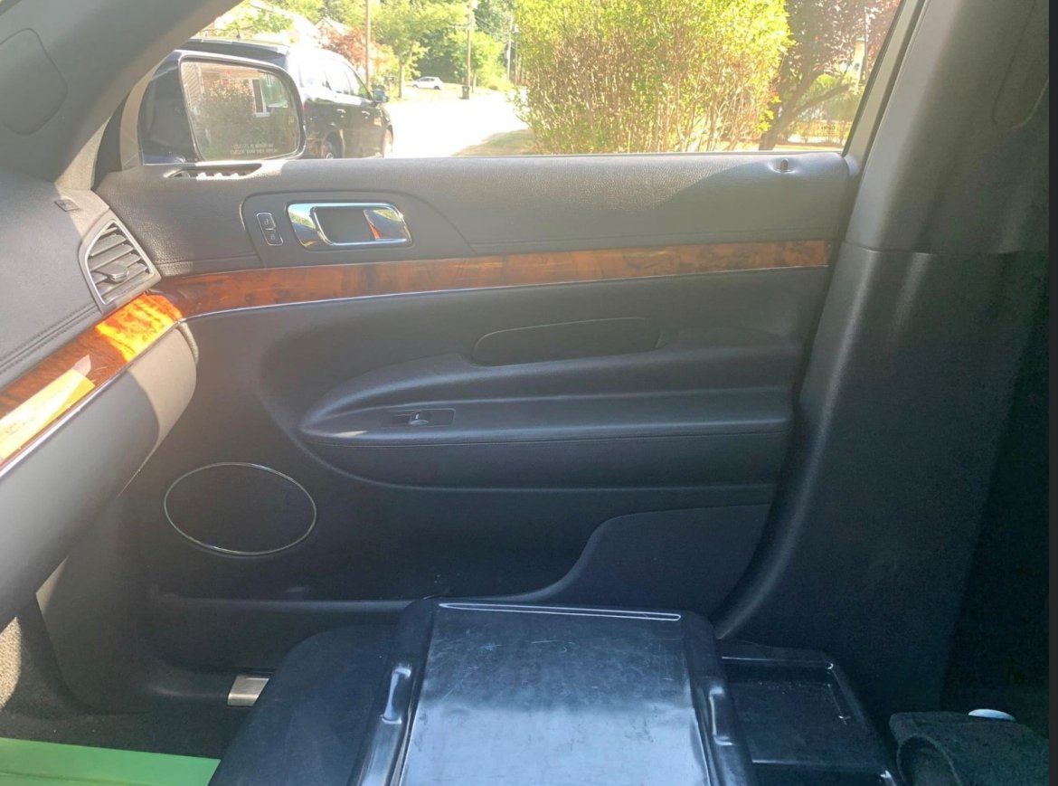 Limousine for Sale in Washington, DC - Photo 12