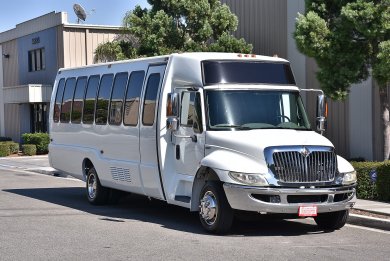 2008 International 3200 Limo Bus for Sale in Fontana, California, US - Photo 3