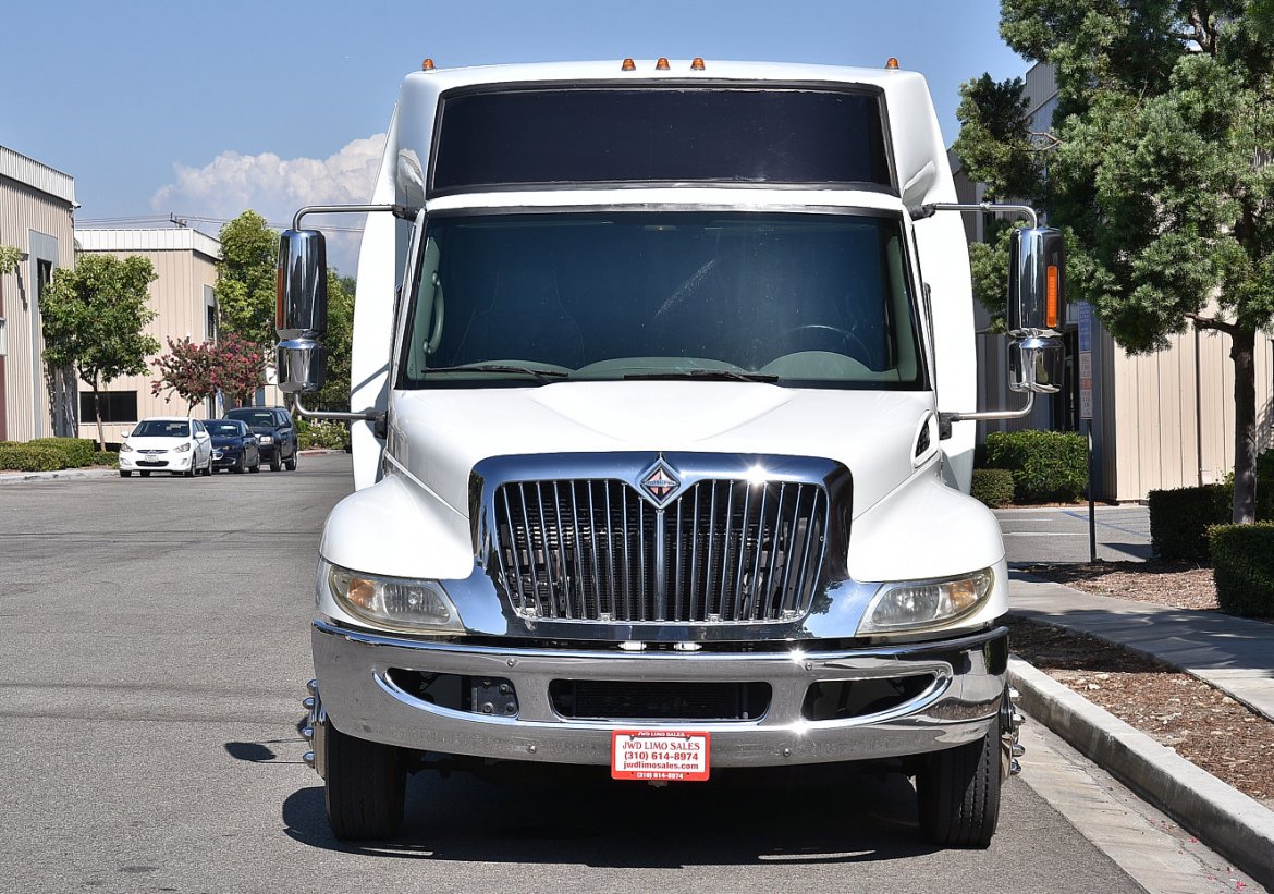 Photo of Limo Bus for sale: 2008 International 3200 by Krystal Koach