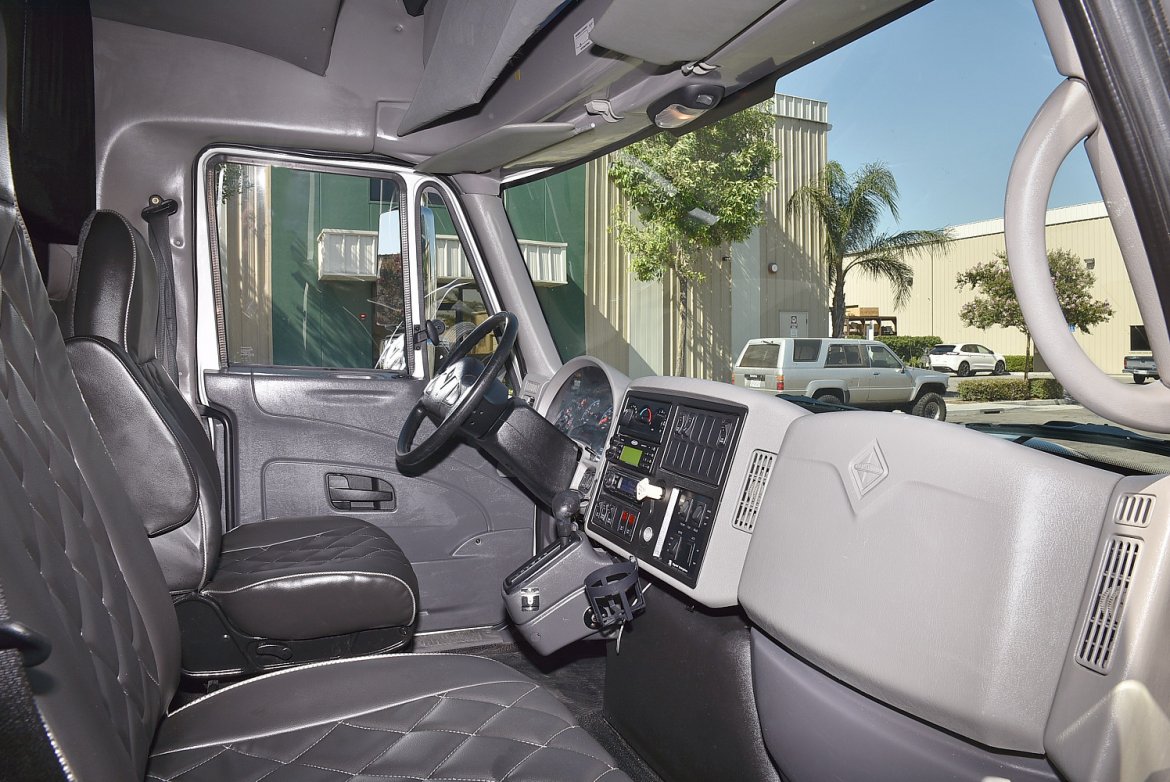 Photo of Limo Bus for sale: 2008 International 3200 by Krystal Koach