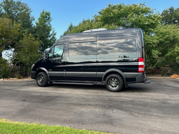 2016 Mercedes-Benz 2500 144 Luxury Passenger Sprinter Sprinter for Sale in Dallas-Ft. Worth, TX - Photo 2