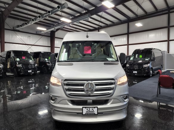 2023 Mercedes-Benz Sprinter 3500 170" Luxe Daycruiser D6 Sprinter for Sale in Houston, TX - Photo 2