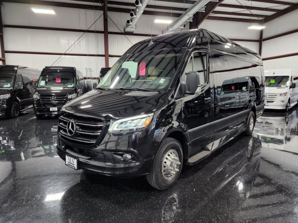 2021 Mercedes-Benz Sprinter 3500 170" Luxe Daycruiser D6 Sprinter for Sale in Houston, TX - Photo 3