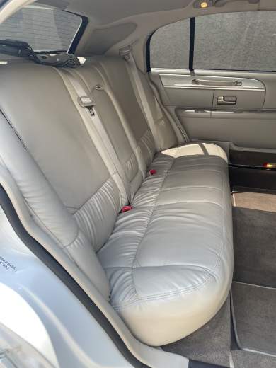 2011 Lincoln Limousine 120" V5 Limousine for Sale in Scranton, Pennsylvania, US - Photo 4