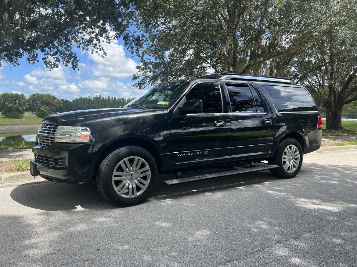 CEO SUV Mobile Office for sale: 2013 Lincoln Navigator by Executive coach