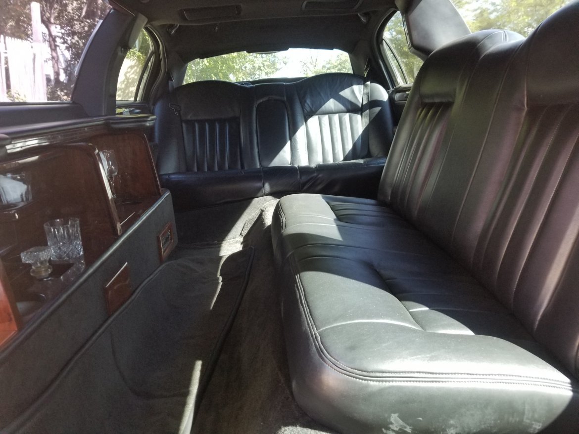 Limousine for Sale in Howard Beach, NY - Photo 9