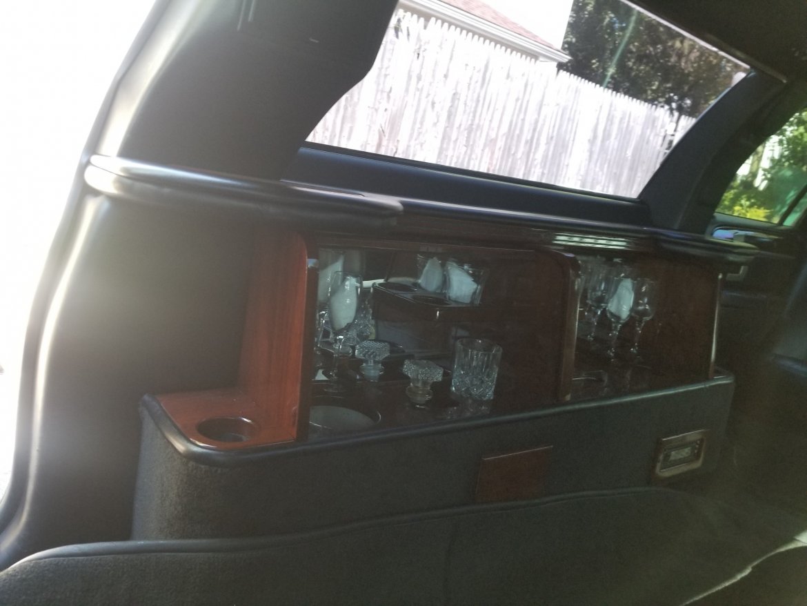 Limousine for Sale in Howard Beach, NY - Photo 10
