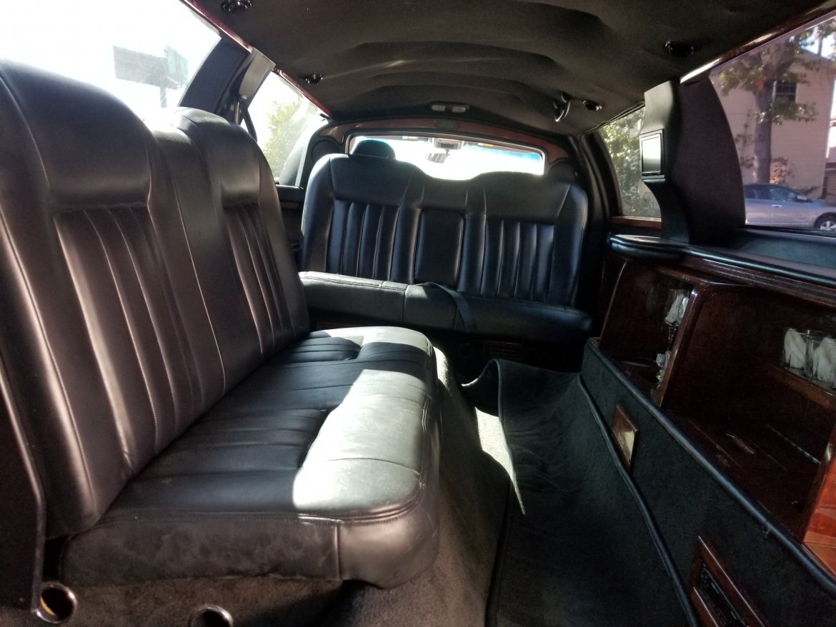 Limousine for Sale in Howard Beach, NY - Photo 11