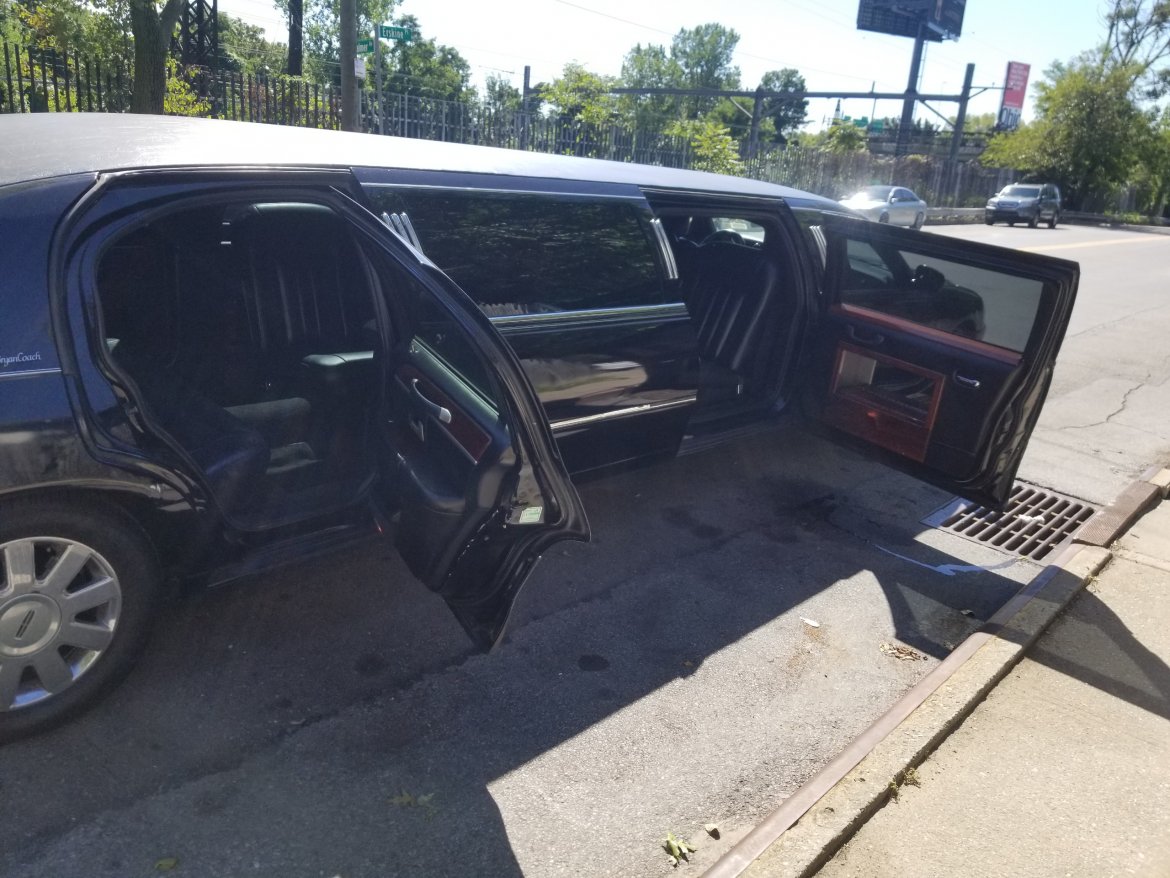Limousine for Sale in Howard Beach, NY - Photo 12