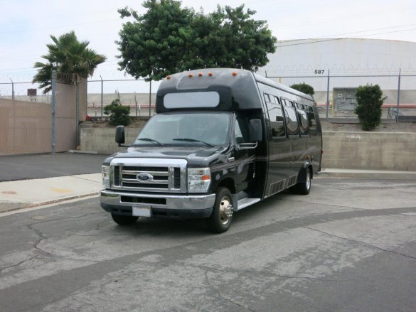 2011 Ford E-450 Super Duty Shuttle Bus for Sale in Carson, CA - Main Photo