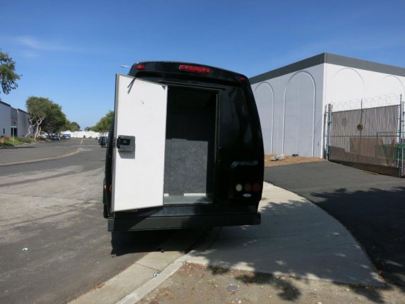 2011 Ford E-450 Super Duty Shuttle Bus for Sale in Carson, CA - Photo 2