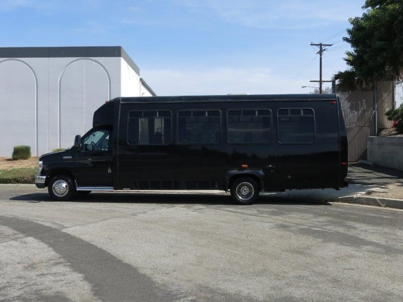 2011 Ford E-450 Super Duty Shuttle Bus for Sale in Carson, CA - Photo 2
