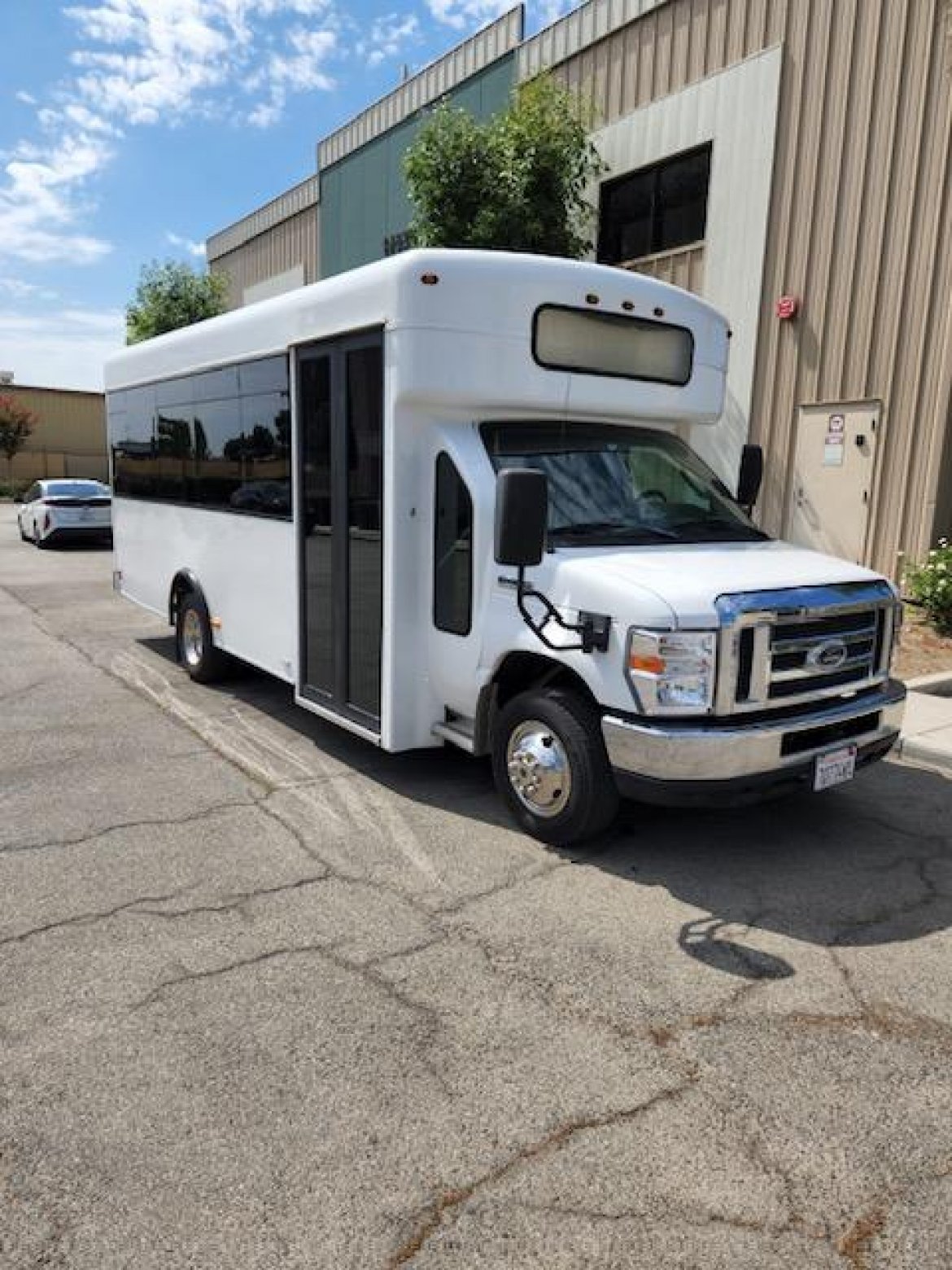 Limo Bus for Sale in Fontana, CA - Photo 5