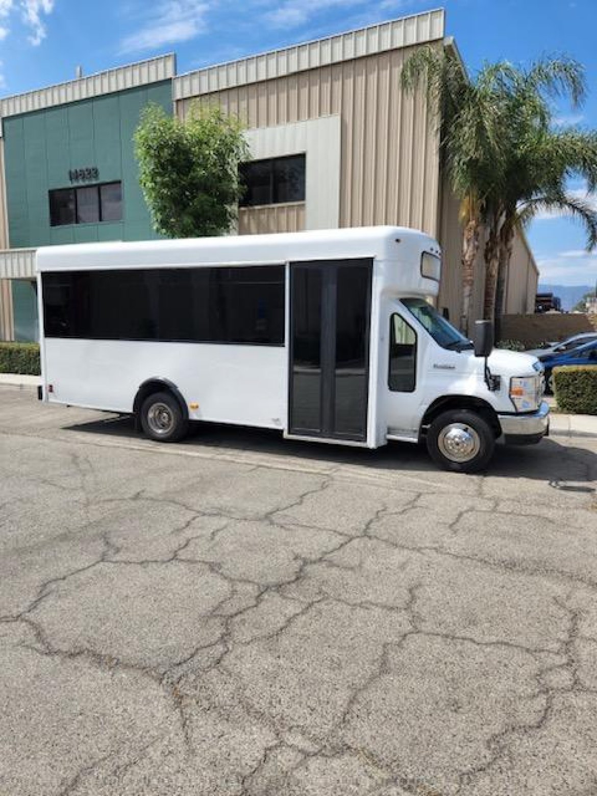 Limo Bus for Sale in Fontana, CA - Photo 12