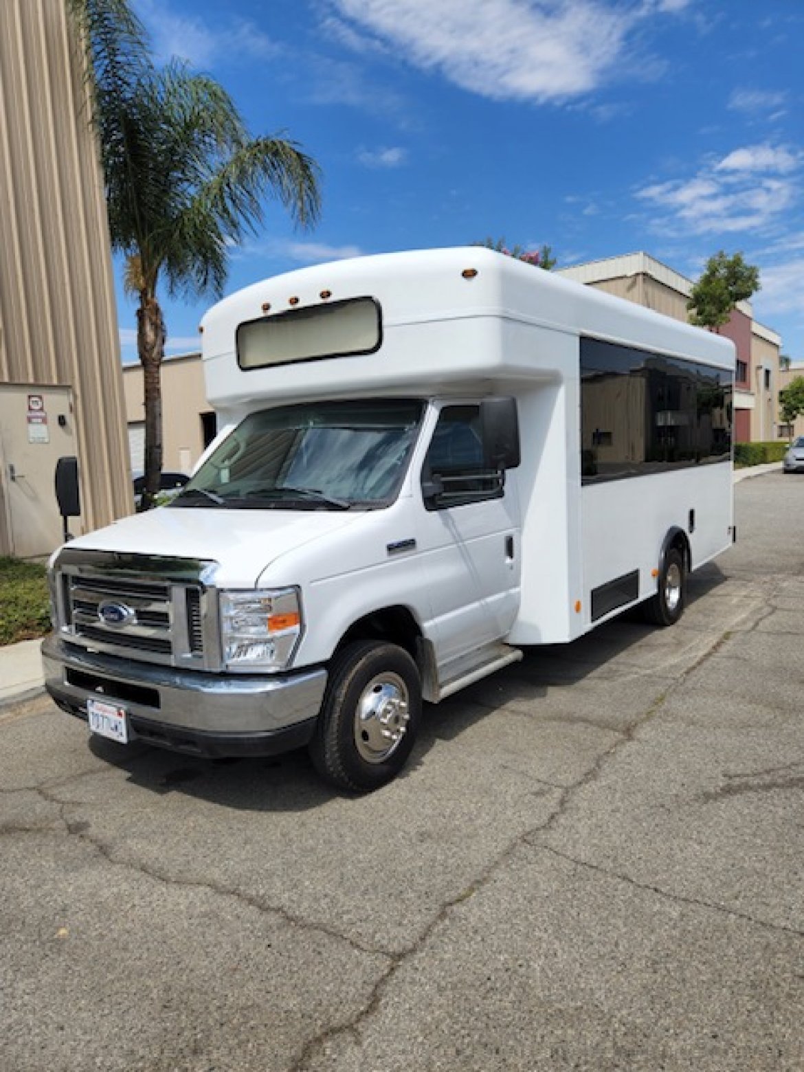 Limo Bus for Sale in Fontana, CA - Photo 16
