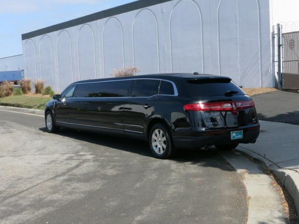 2013 Lincoln MKT 120" CL Limousine Limousine for Sale in Carson, CA - Photo 2