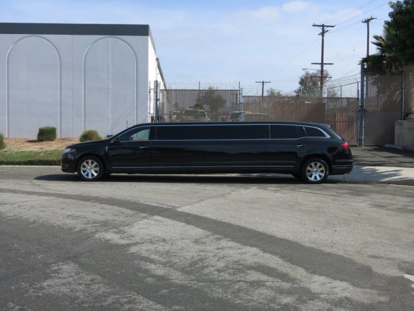 2013 Lincoln MKT 120" CL Limousine Limousine for Sale in Carson, CA - Photo 3