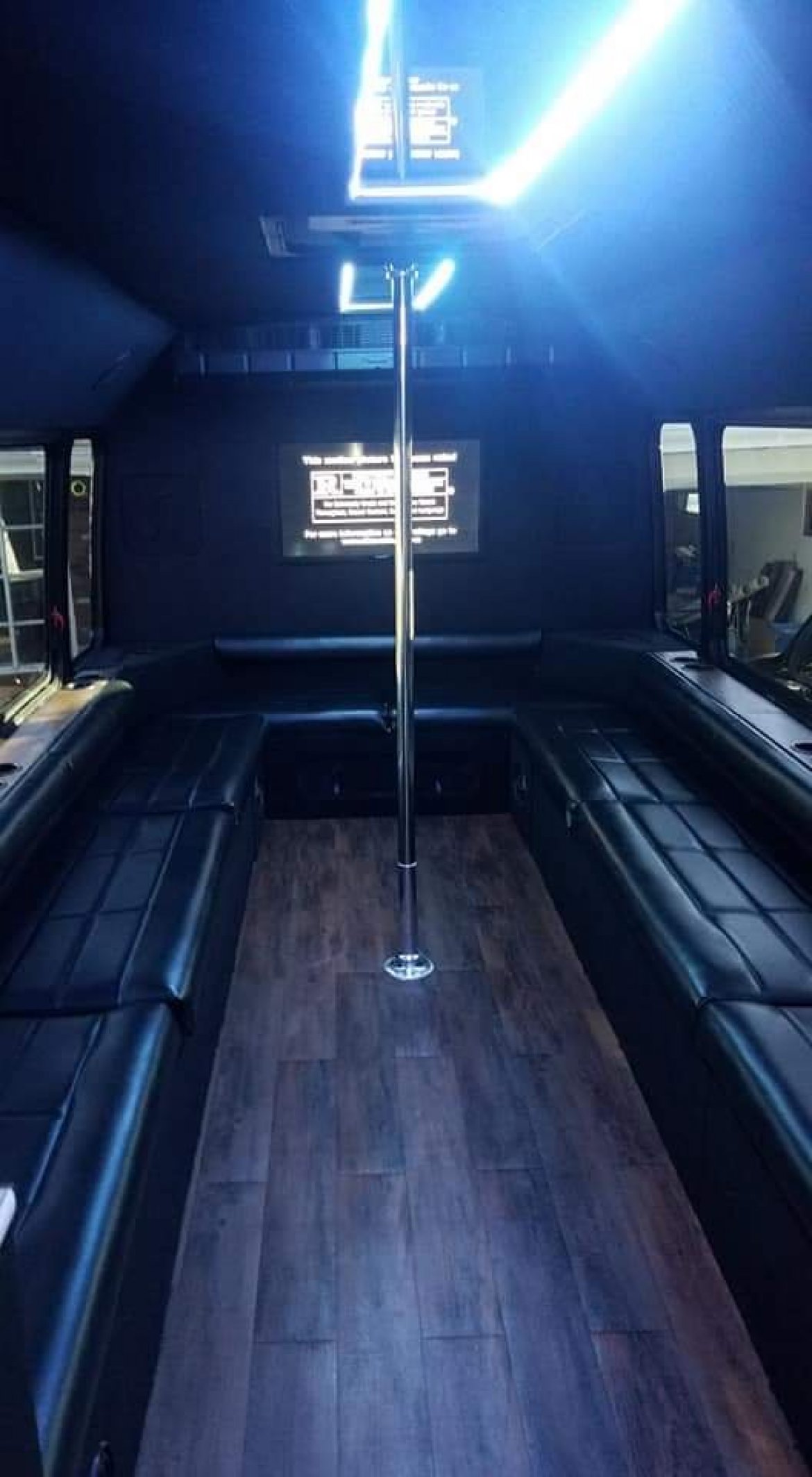 Limo Bus for Sale in Granite City, IL - Photo 10