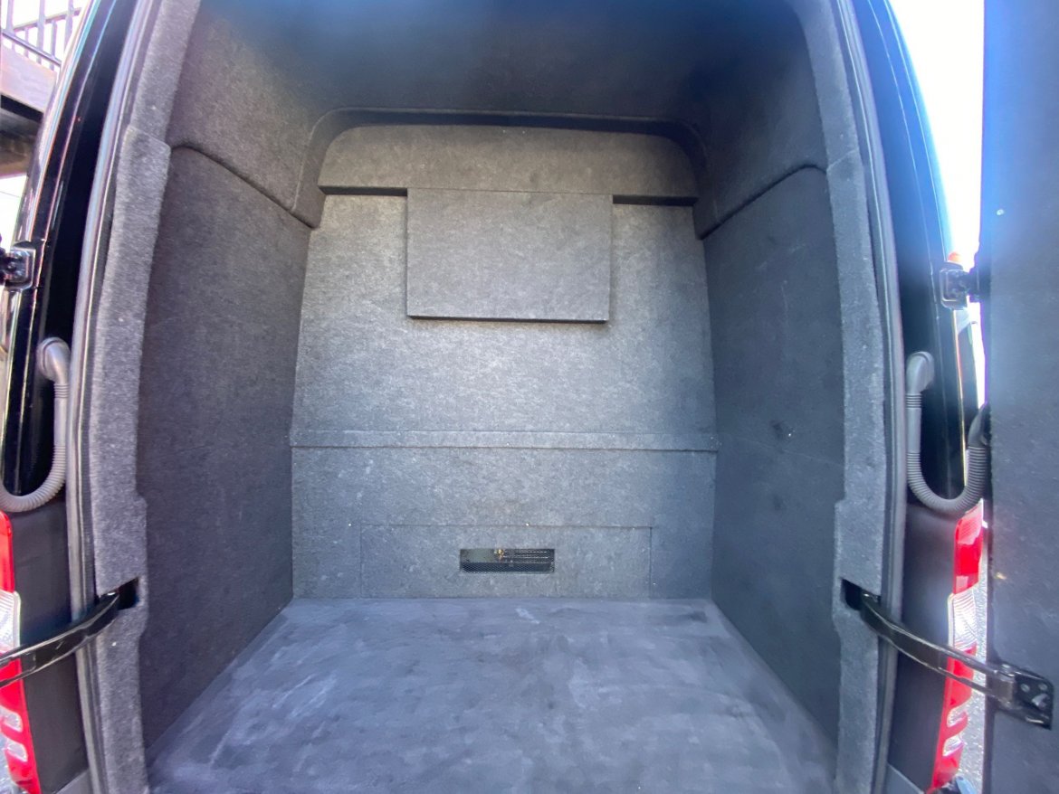 Executive Shuttle for Sale in Baldwin, NY - Photo 6