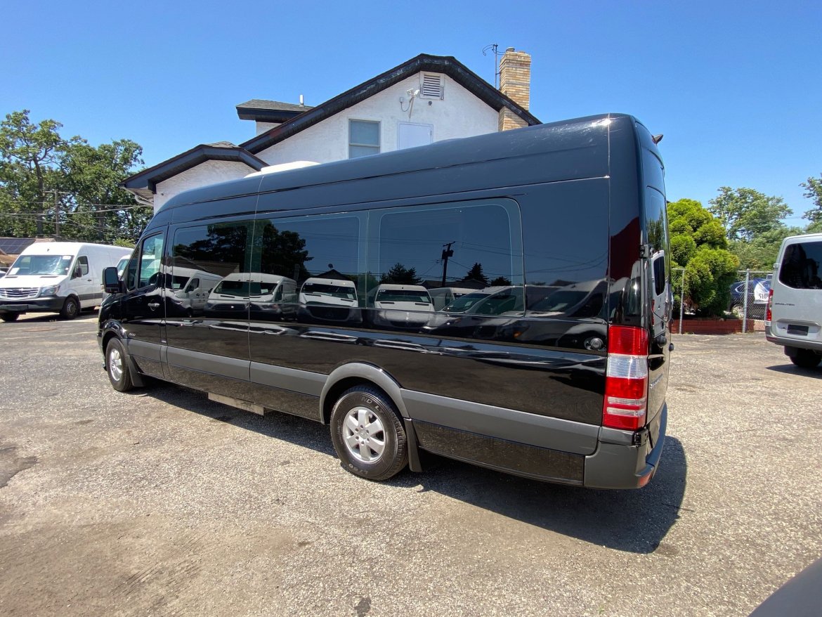 Executive Shuttle for Sale in Baldwin, NY - Photo 10