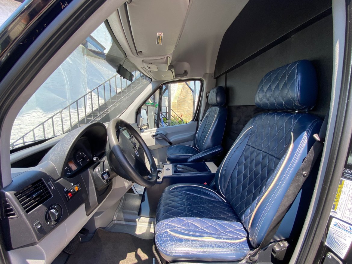 Executive Shuttle for Sale in Baldwin, NY - Photo 19