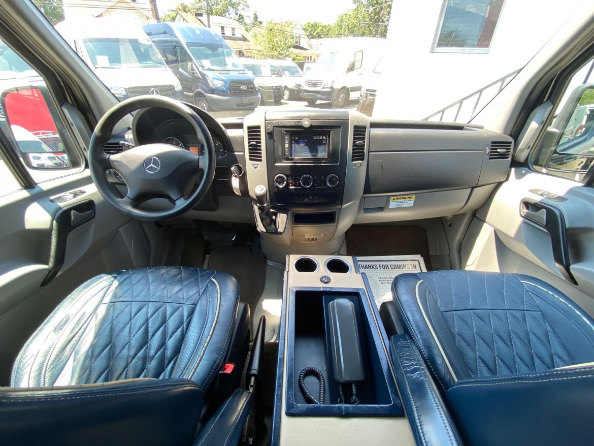 Executive Shuttle for Sale in Baldwin, NY - Photo 27