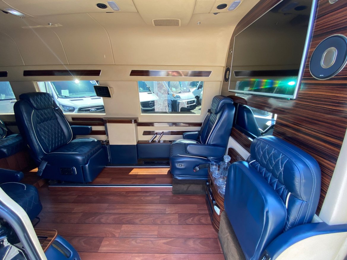 Executive Shuttle for Sale in Baldwin, NY - Photo 31