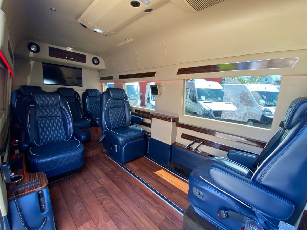 Executive Shuttle for Sale in Baldwin, NY - Photo 34