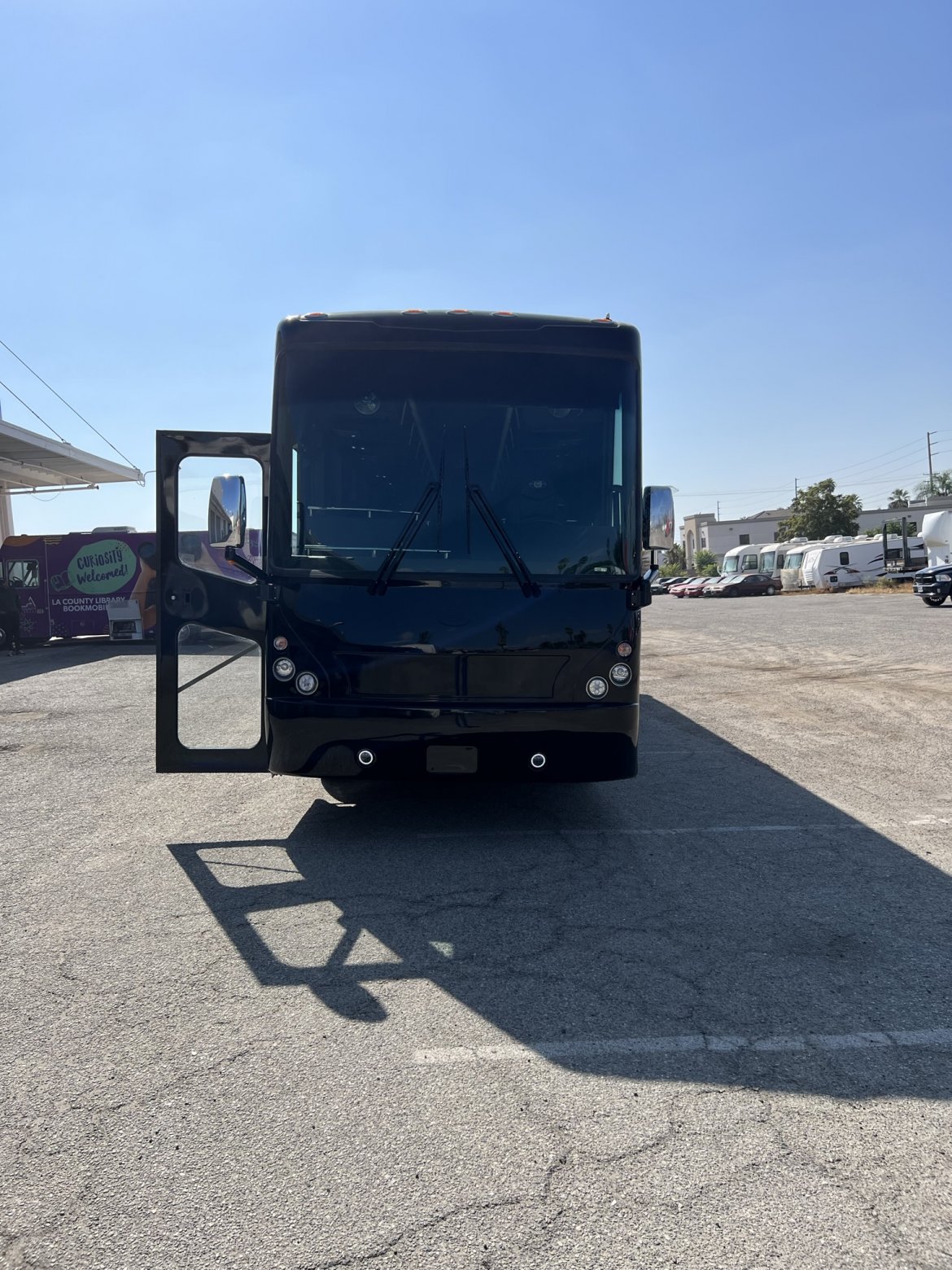 Motorcoach for Sale in Anaheim, CA - Photo 10