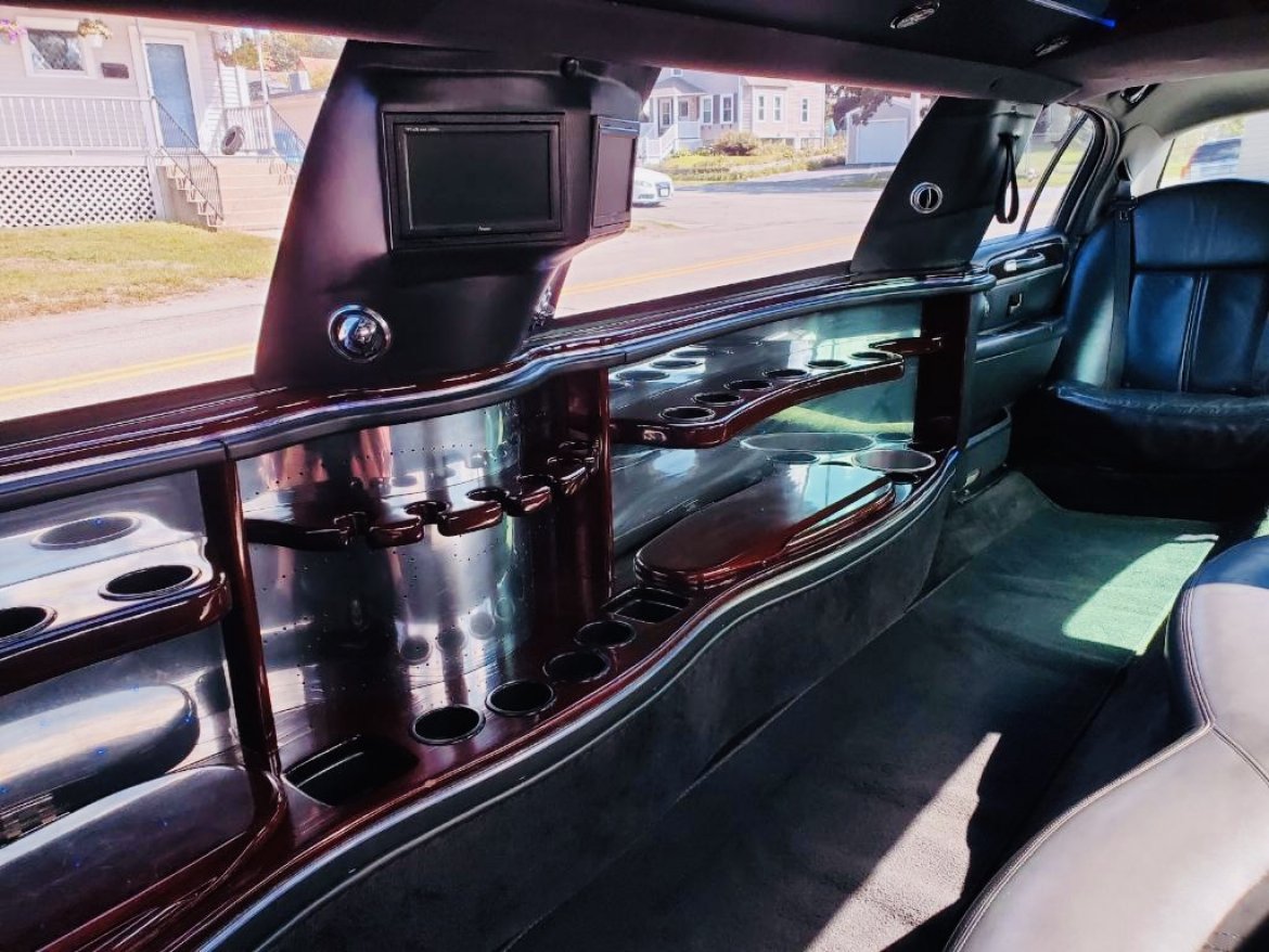 Limousine for Sale in North Attleboro, MA - Photo 6