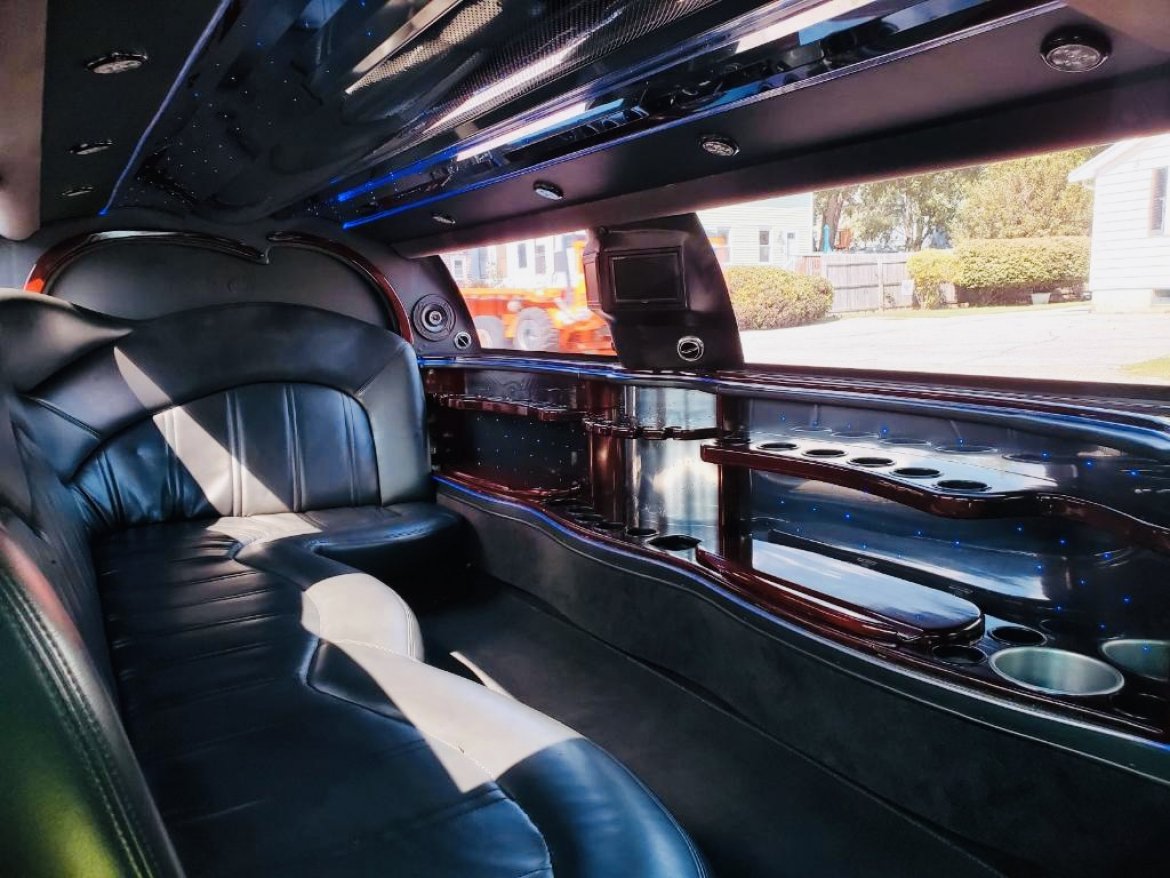 Limousine for Sale in North Attleboro, MA - Photo 8